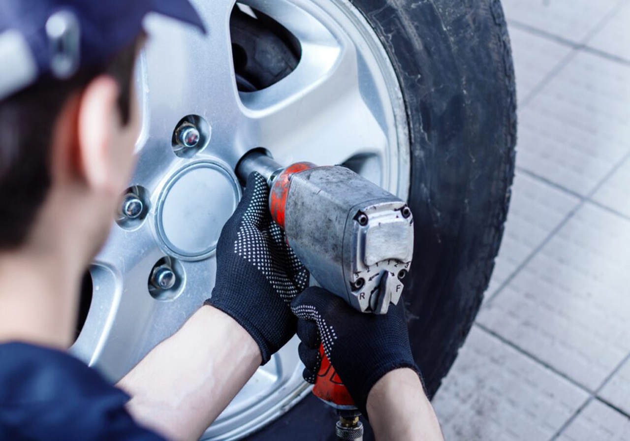 Locking Wheel Nut Removal Near Me - Tyre Services London